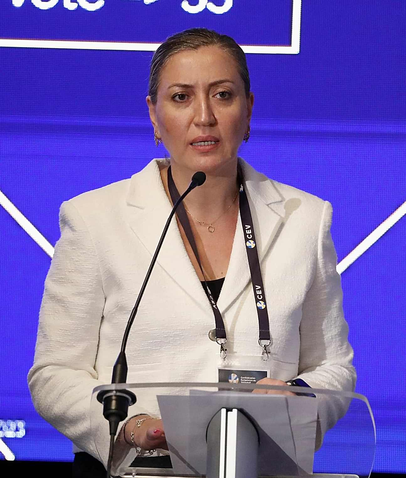 Nihal İşçi